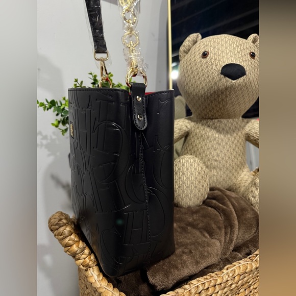 Luxury Carolina Herrera Women’s Handbag - Picture 6 of 12